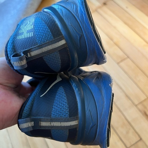 Hoka One One Arahi‎ blue running shoes main image 5